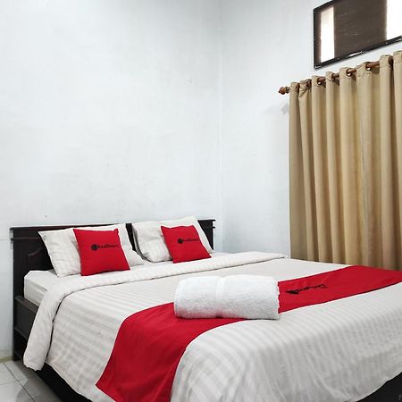 Reddoorz Syariah Near Universitas Batanghari ג'מבי מראה חיצוני תמונה
