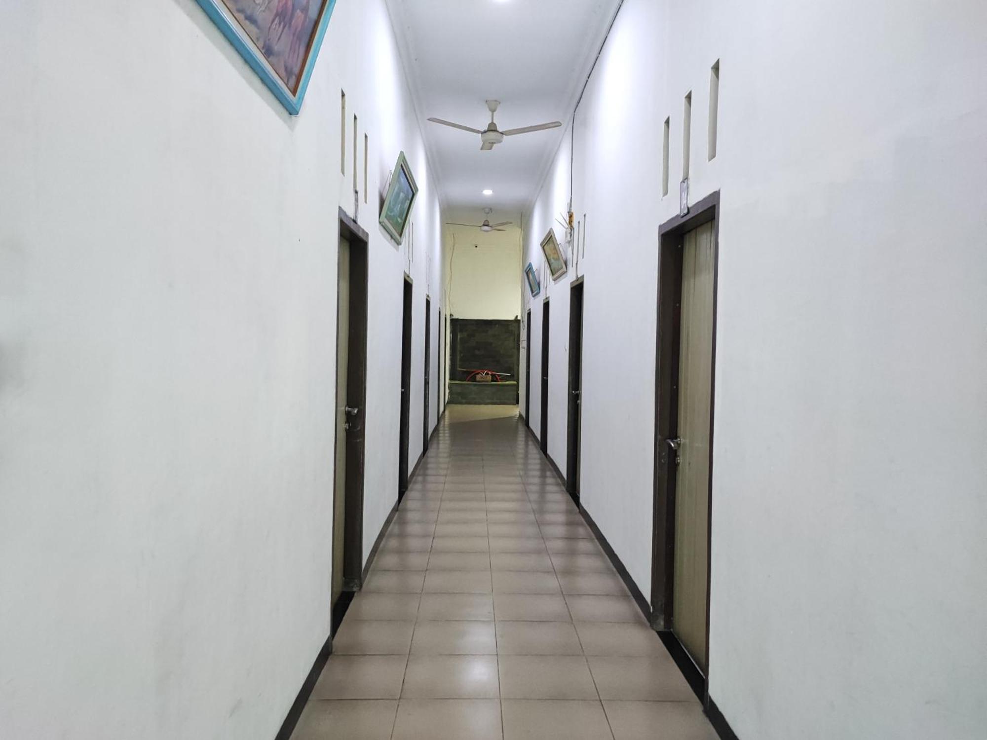 Reddoorz Syariah Near Universitas Batanghari ג'מבי מראה חיצוני תמונה