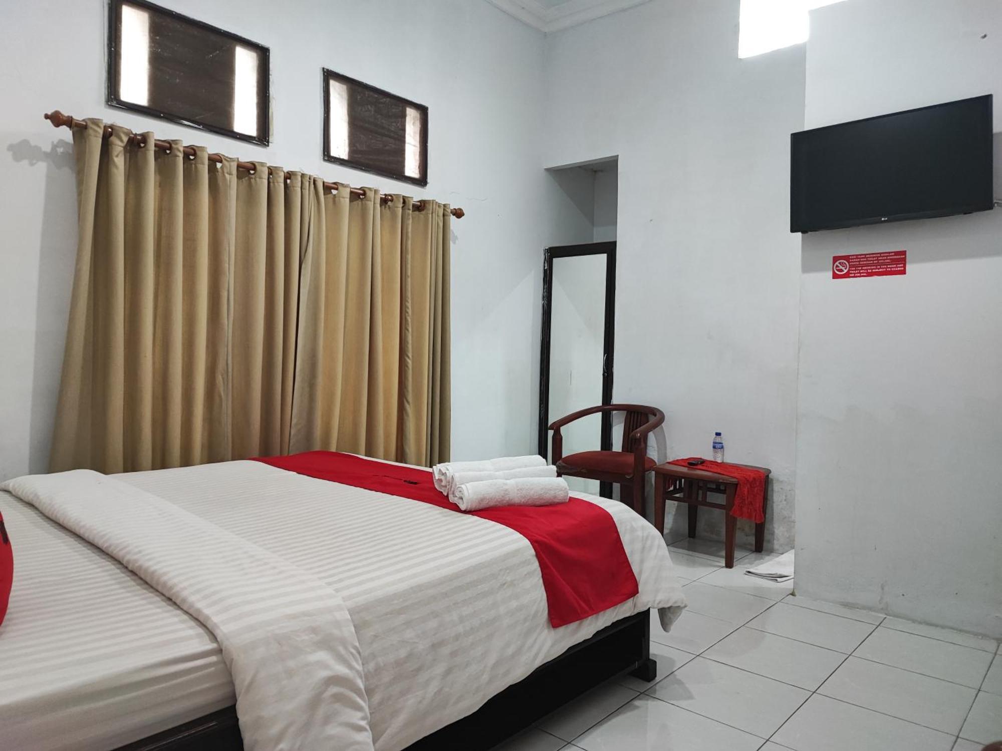Reddoorz Syariah Near Universitas Batanghari ג'מבי מראה חיצוני תמונה