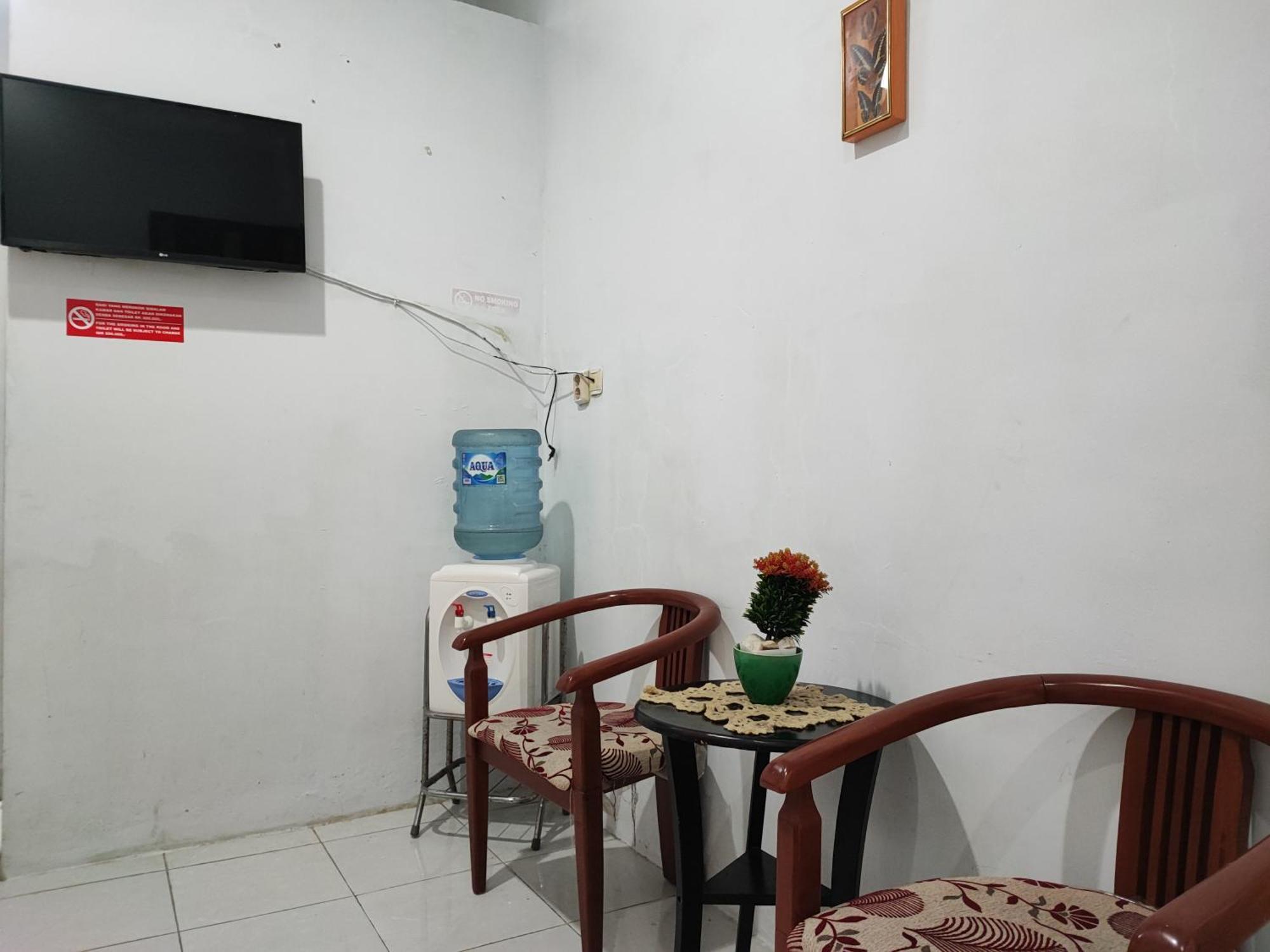 Reddoorz Syariah Near Universitas Batanghari ג'מבי מראה חיצוני תמונה