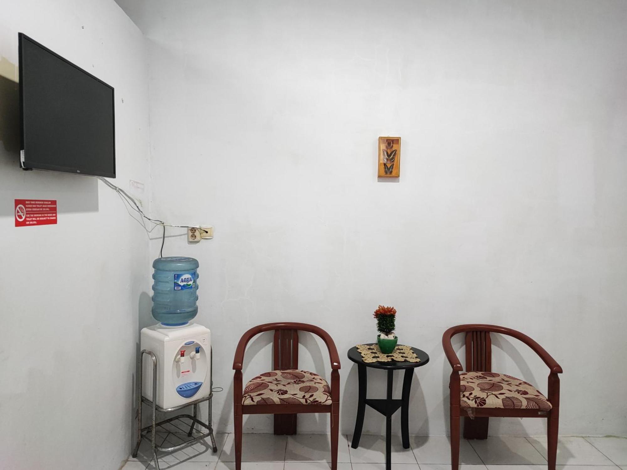 Reddoorz Syariah Near Universitas Batanghari ג'מבי מראה חיצוני תמונה