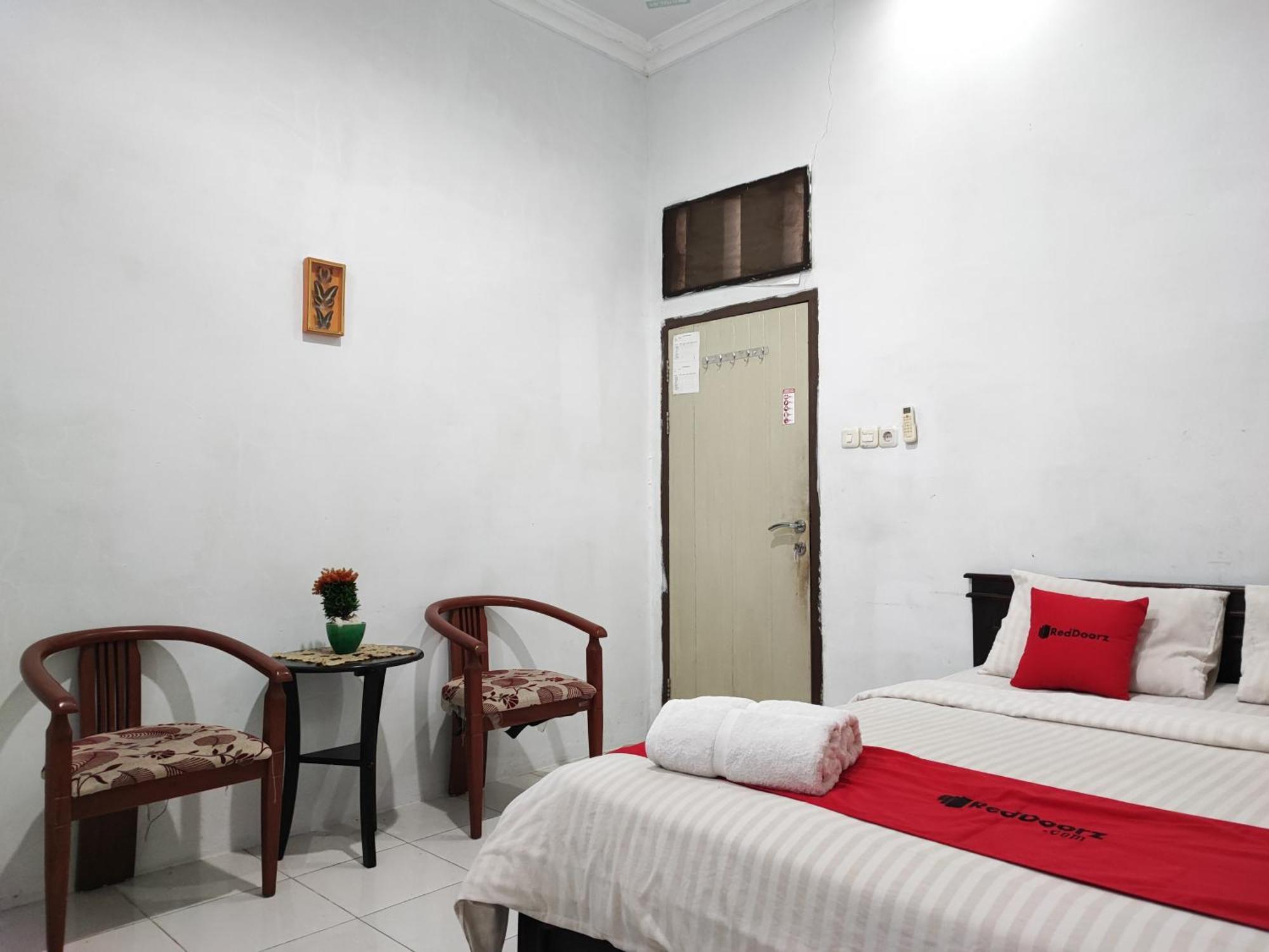 Reddoorz Syariah Near Universitas Batanghari ג'מבי מראה חיצוני תמונה