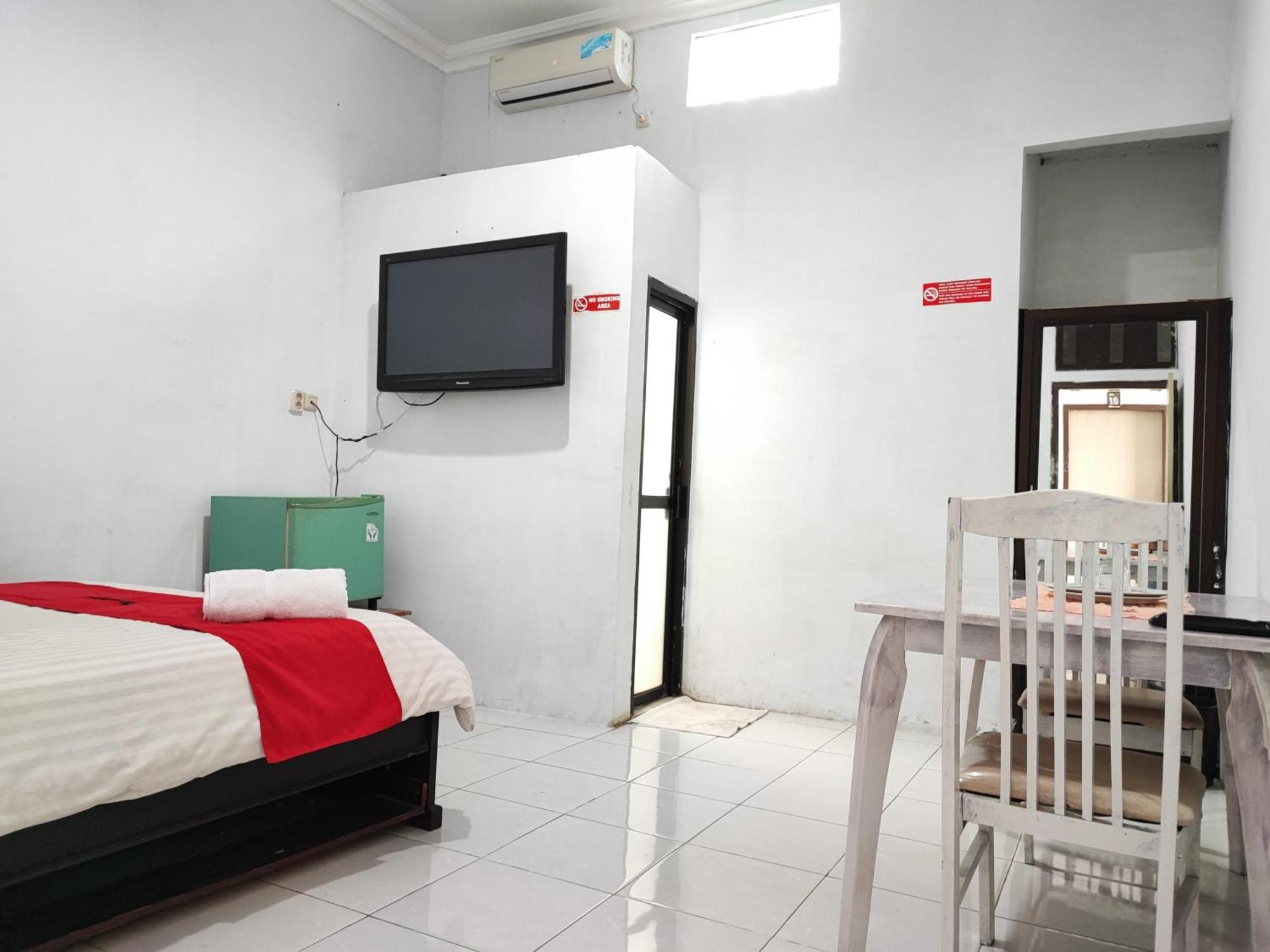 Reddoorz Syariah Near Universitas Batanghari ג'מבי מראה חיצוני תמונה